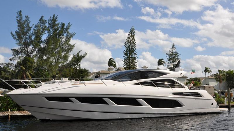 68' 2018 Sunseeker Predator