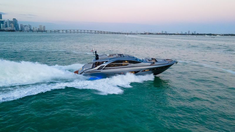 80' 2021 Pershing 8X