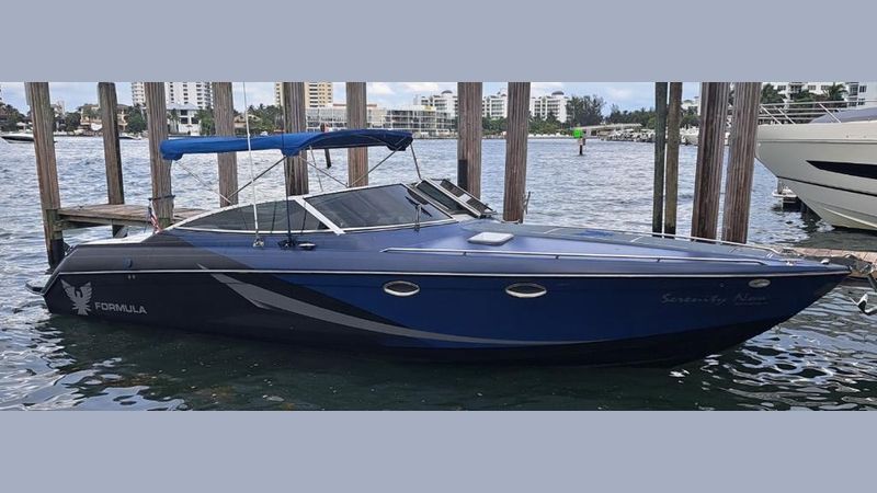 33' 2002 Formula 330 SS