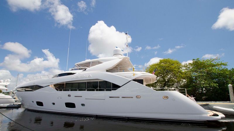 115' 2015 Sunseeker Sport Yacht