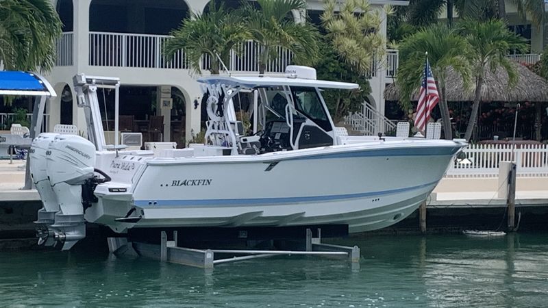 32' 2023 Blackfin 332 CC