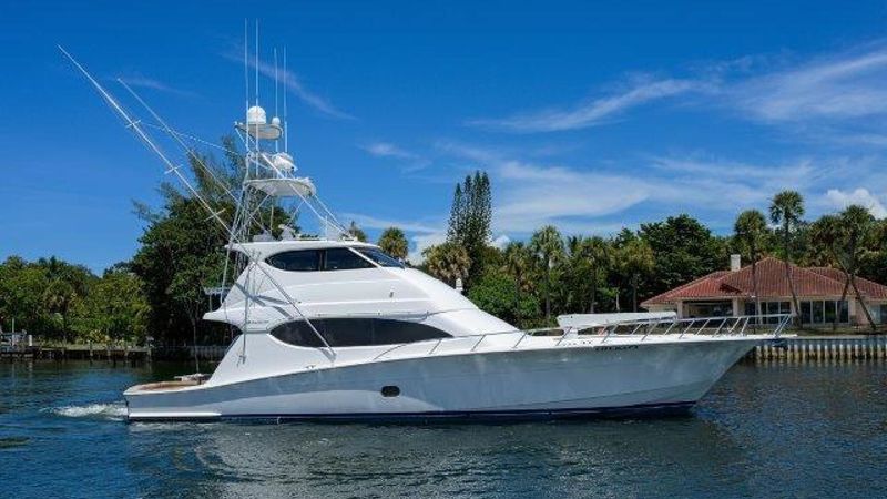 68' 2007 Hatteras 68 Convertible