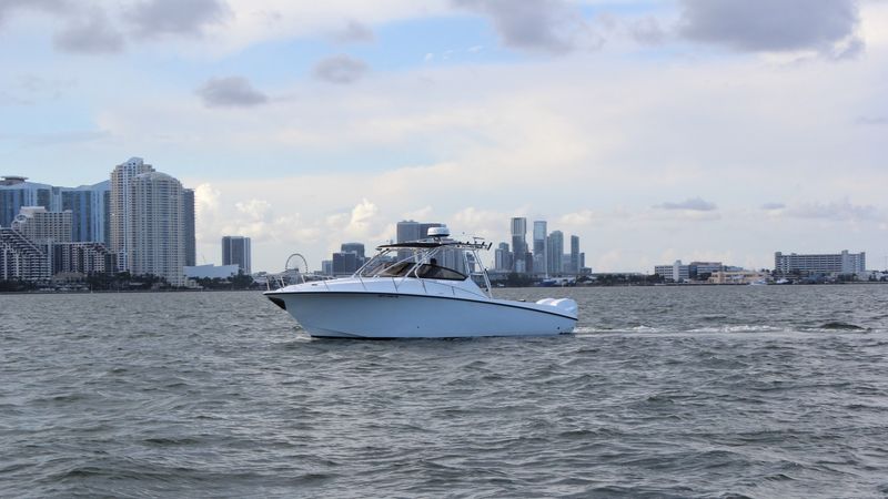 33' 2007 Fountain Sport Fish