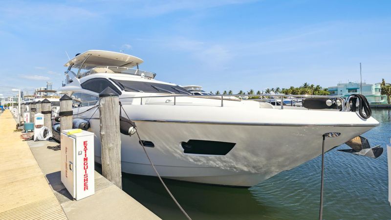73' 2014 Sunseeker Manhattan 73
