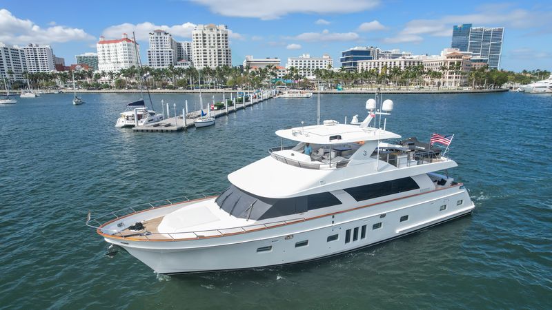 85' 2010 Ocean Alexander 83