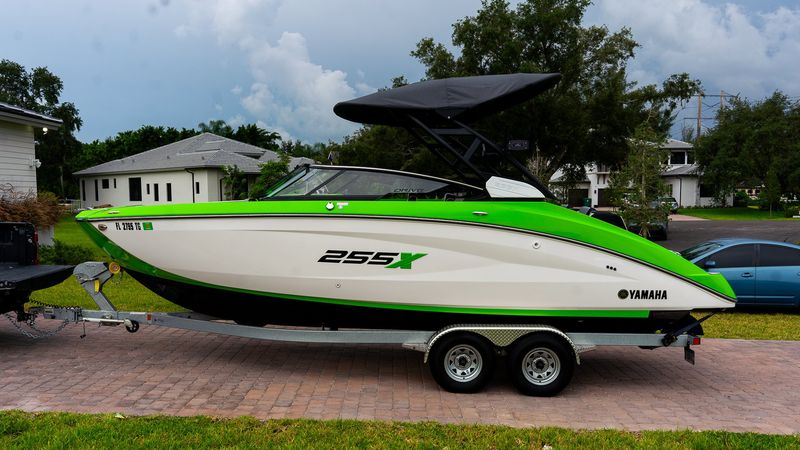 25' 2022 Yamaha Boats 255XD