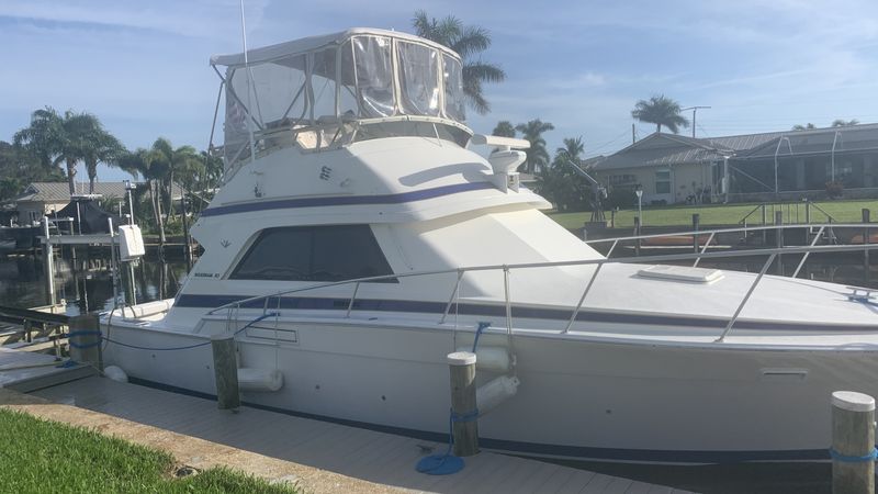 37' 1989 Bertram 37 Convertible