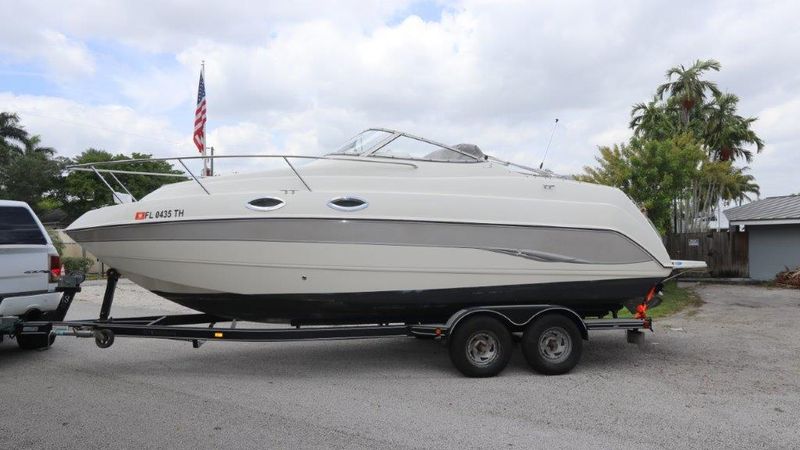 24' 2006 Stingray 240 CS
