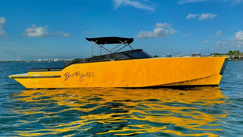 35' 2023 VanDutch Sport 35