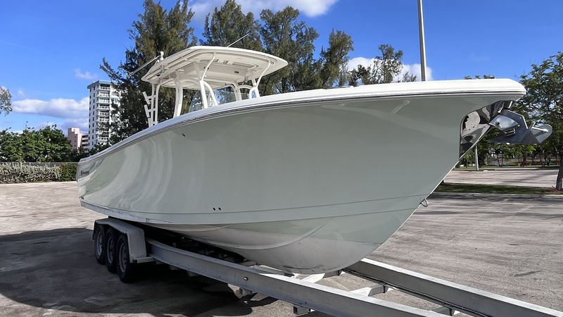 32' 2014 Sailfish 320 CC