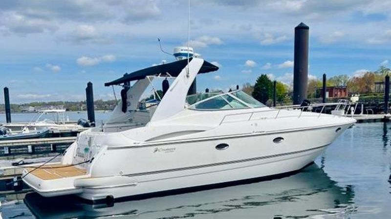 37' 2000 Cruisers Yachts 3772 Express