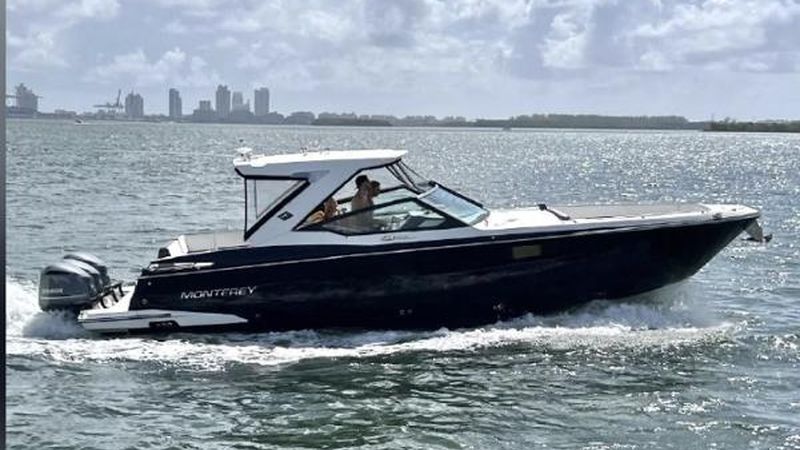 38' 2018 Monterey 385 SE