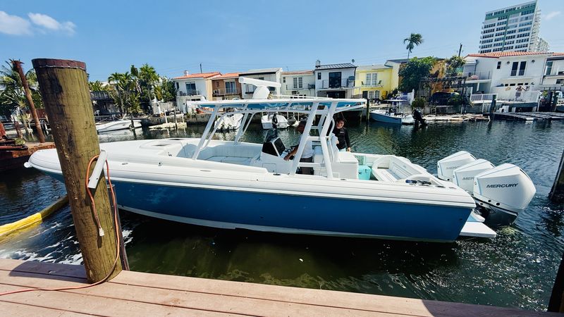 37' 2003 Intrepid 377