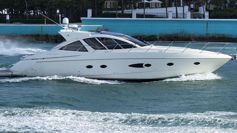 54' 2010 Azimut Atlantis 54