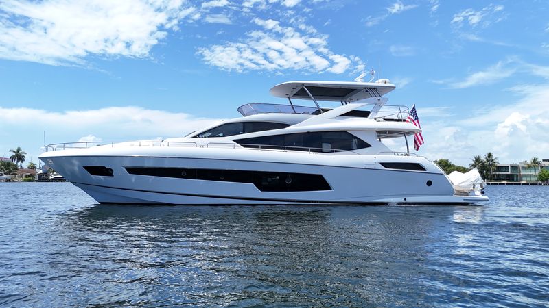 75' 2017 Sunseeker 75 Yacht