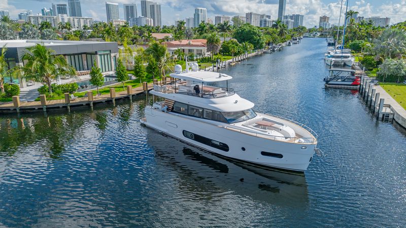 66' 2022 Azimut Magellano