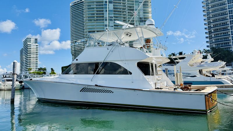 65' 2004 Viking 65 Convertible