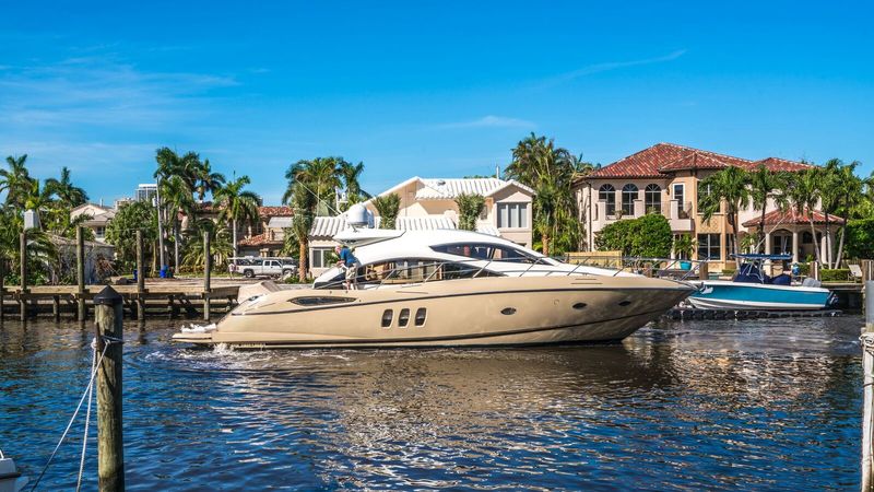 52' 2010 Sunseeker Predator