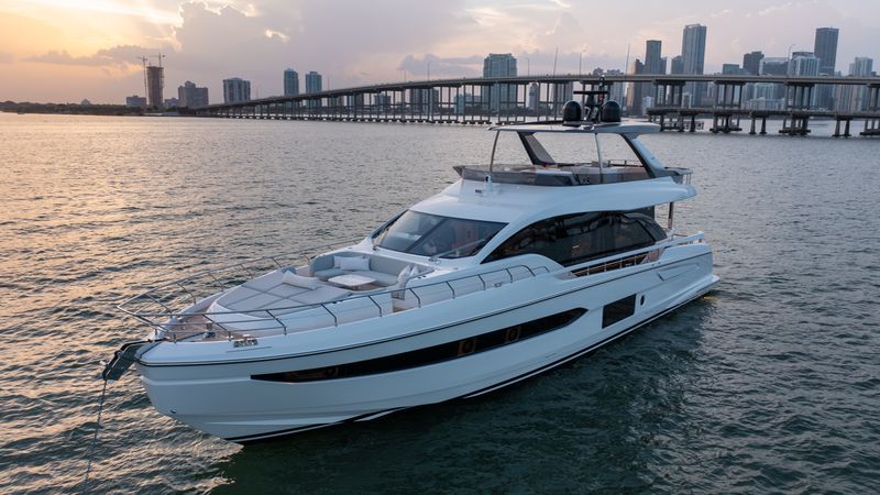 78' 2022 Azimut