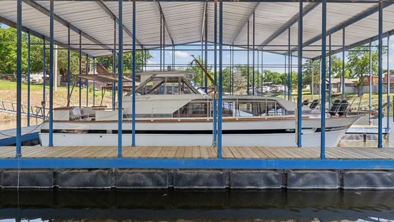 37' 1964 Chris-Craft 37 Constellation