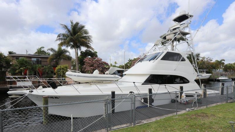 58' 2004 Riviera Enclosed Flybridge