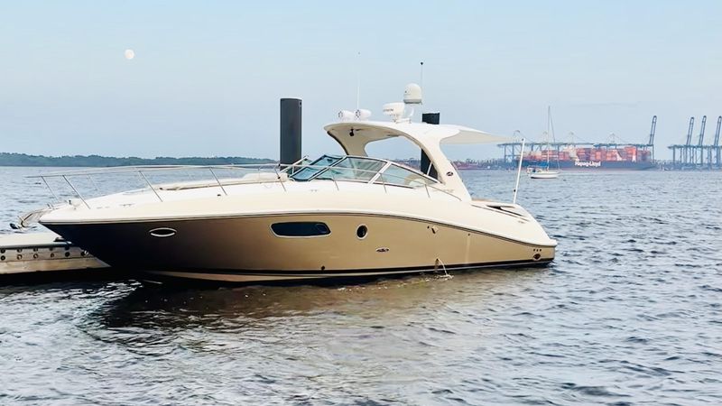 36' 2009 Sea Ray Sundancer 350