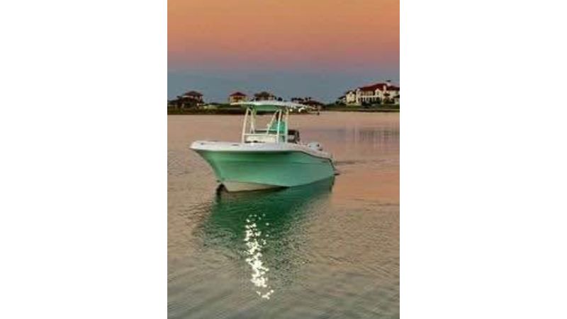 25' 2022 Aquasport 2500 Center Console