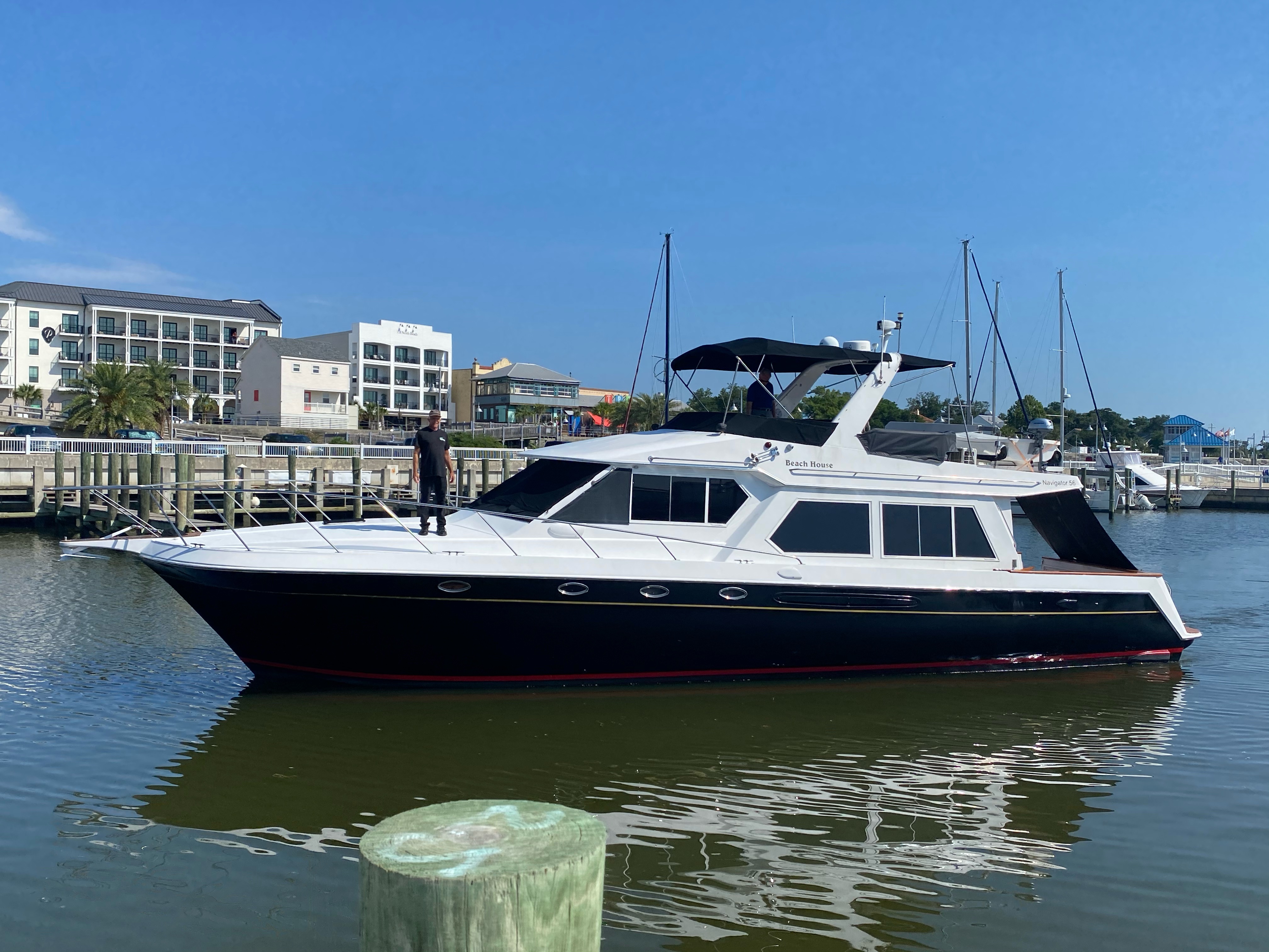 56' 2001 Navigator 5600 Pilothouse Classic