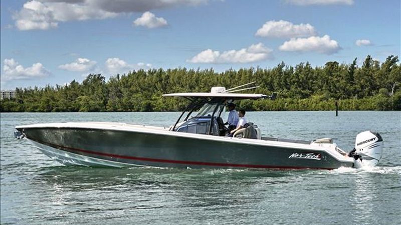 39' 2015 Nor-Tech Center Console
