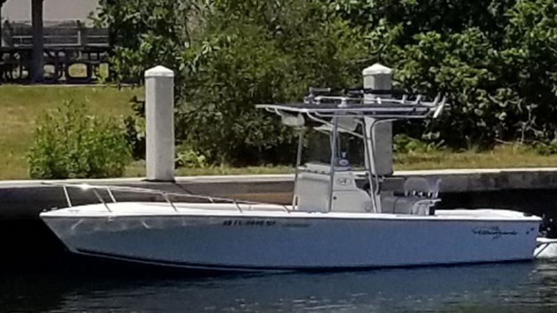 24' 2006 Albemarle 242 Center Console