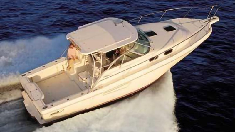 34' 2002 Boston Whaler 350 Defiance