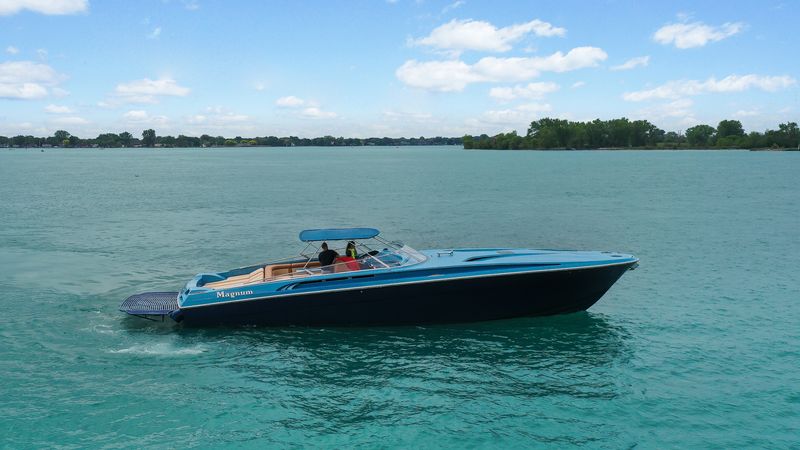 51' 2013 Magnum