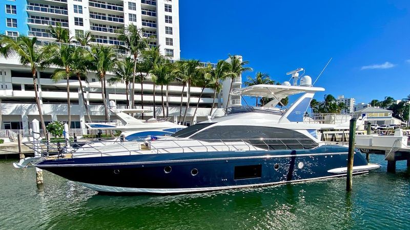 66' 2018 Azimut Fly Bridge