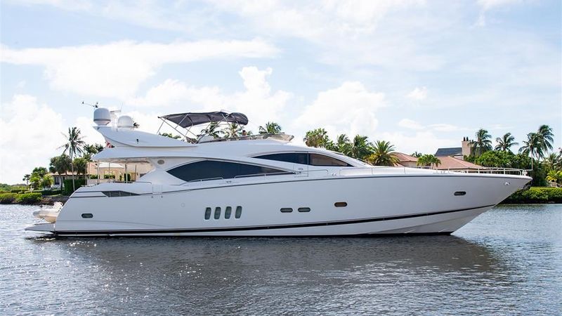 82' 2005 Sunseeker Yacht