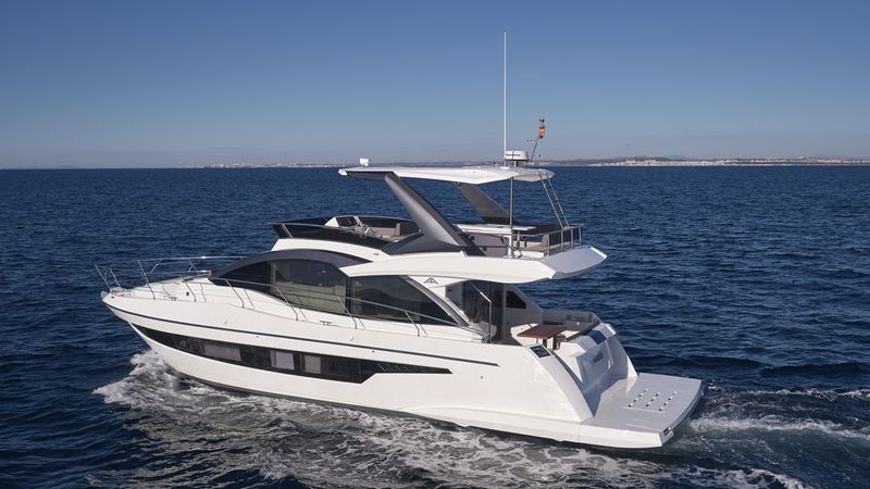 52' 2021 Astondoa Flybridge
