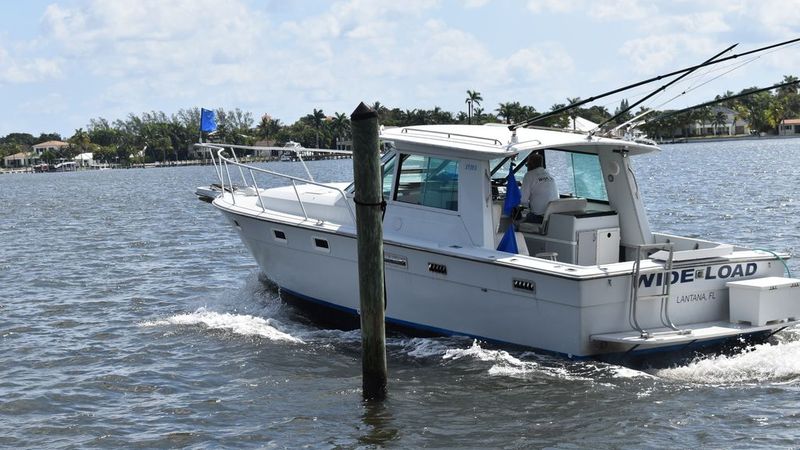 31' 1984 Tiara Yachts