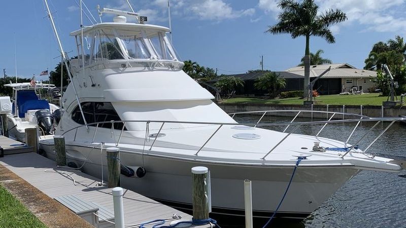 37' 2003 Riviera Flybridge