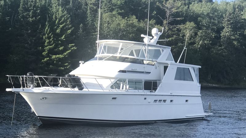 52' 1998 Hateras Sport Deck Motor Yacht