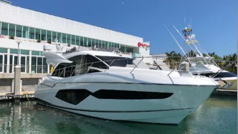 52' 2018 Sunseeker Manhattan