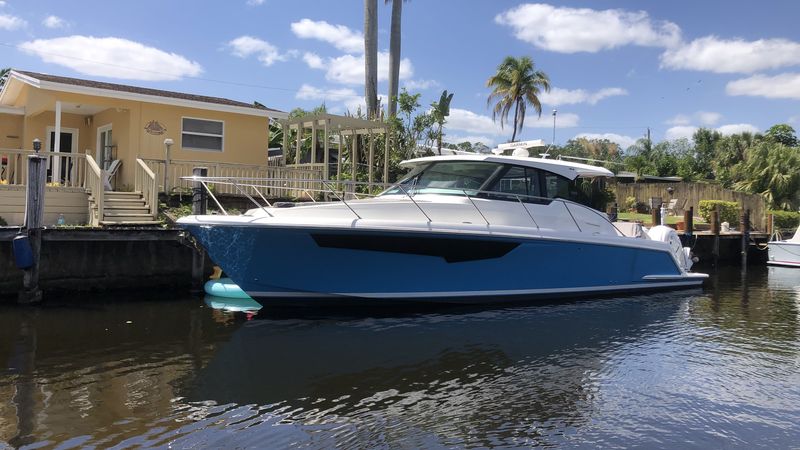 43' 2021 Tiara Yachts LE