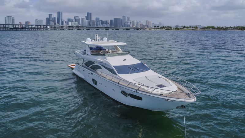 75' 2008 Azimut Flybridge