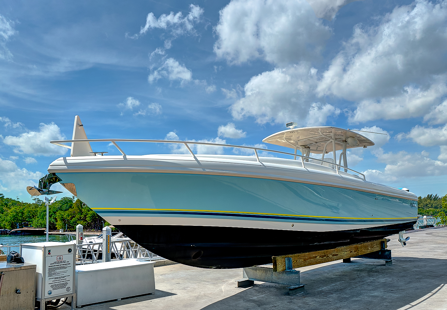 37' 2008 Intrepid