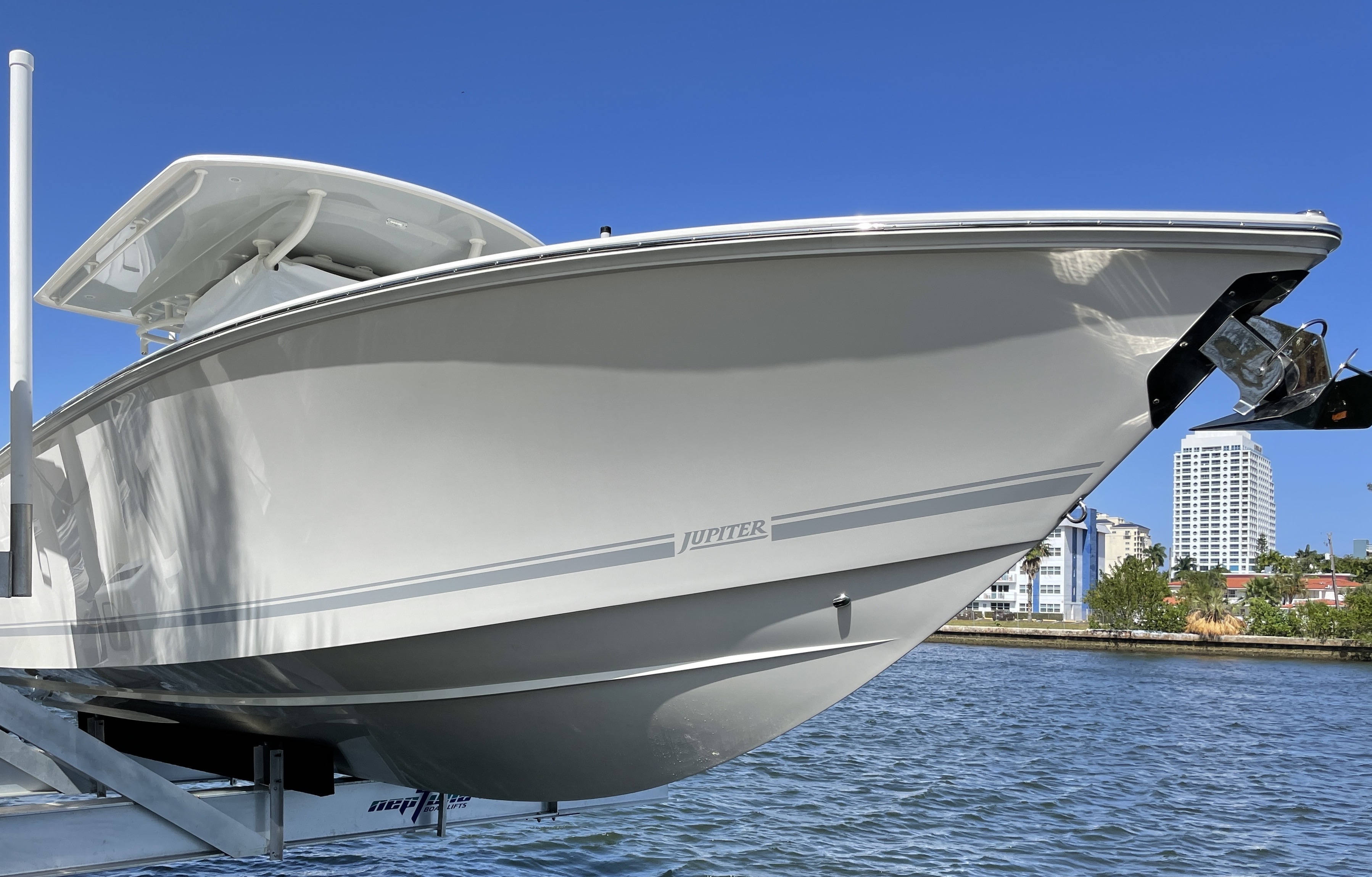 34' 2020 Jupiter 34 HFS