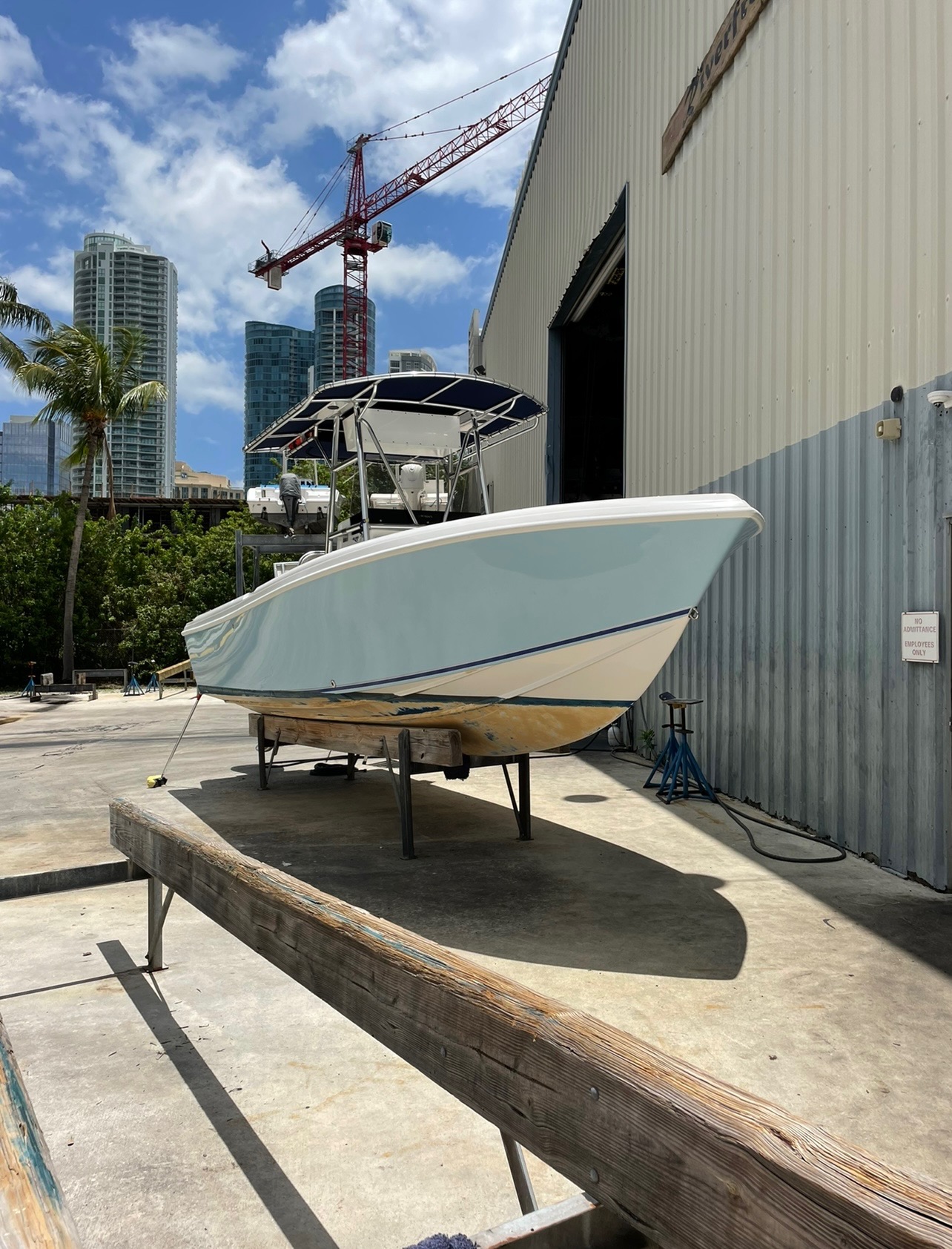 25' 2008 Bluewater Sportfishing 2350