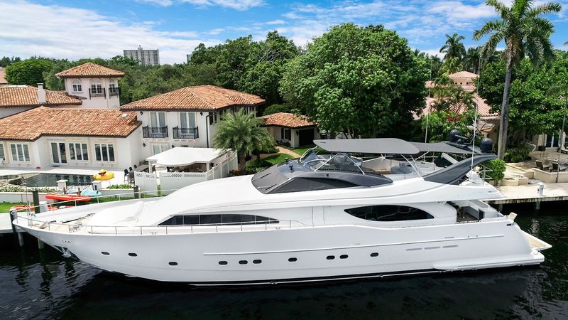94' 2002 Ferretti Yachts 94