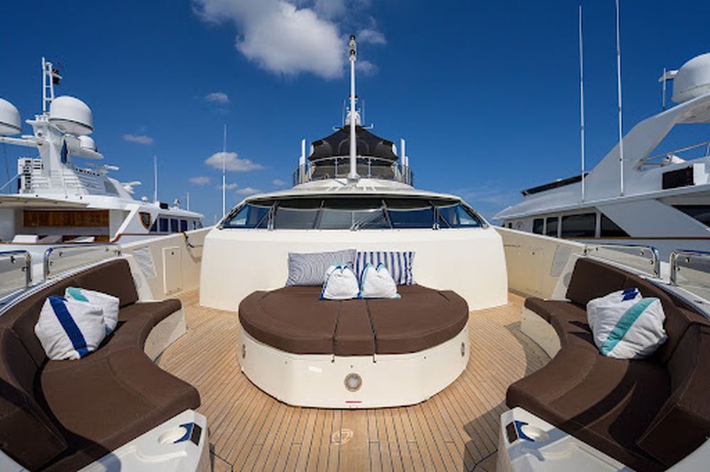 Introducing Sullivan’s Island: A Luxurious 121’ 2009 Sunseeker Tri-Deck Yacht