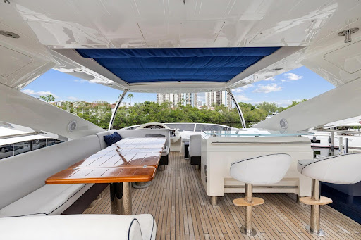Luxury on the Waves: Explore the 86’ 2009 Sunseeker Yacht The Cabana