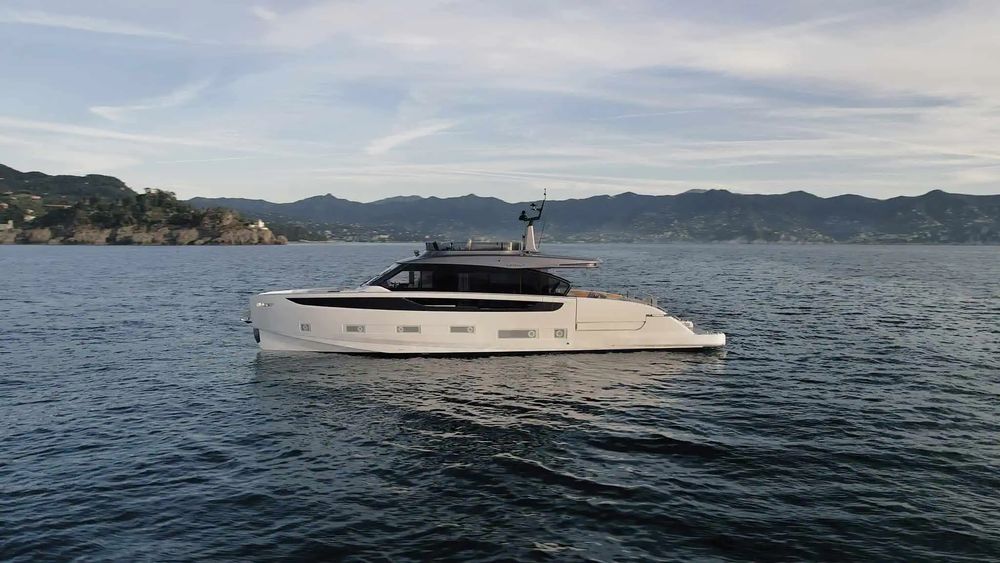 Azimut 70' – Where Art Sails