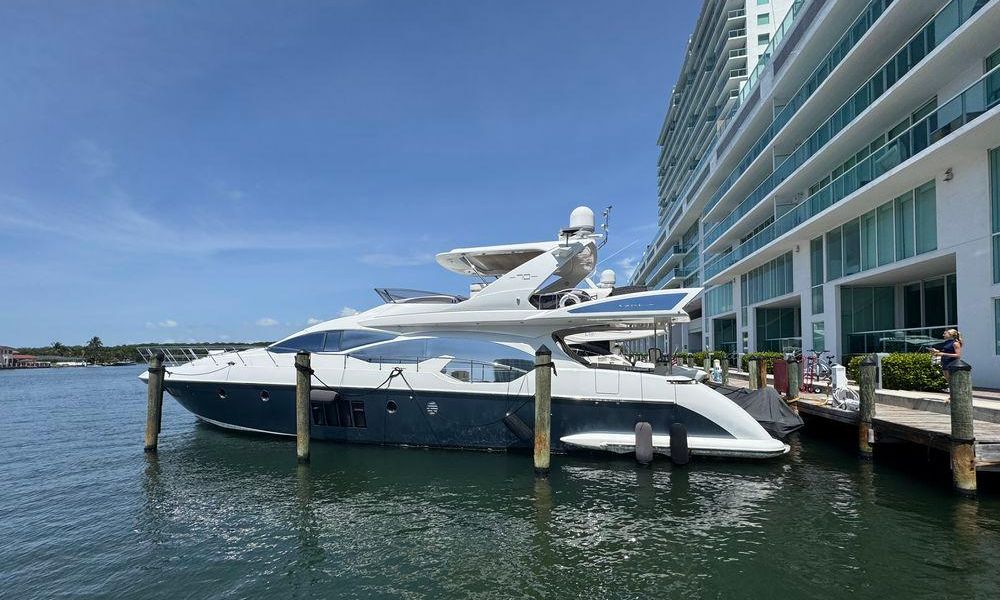 Azimut 70' - Sophisticated Design, Effortless Cruising