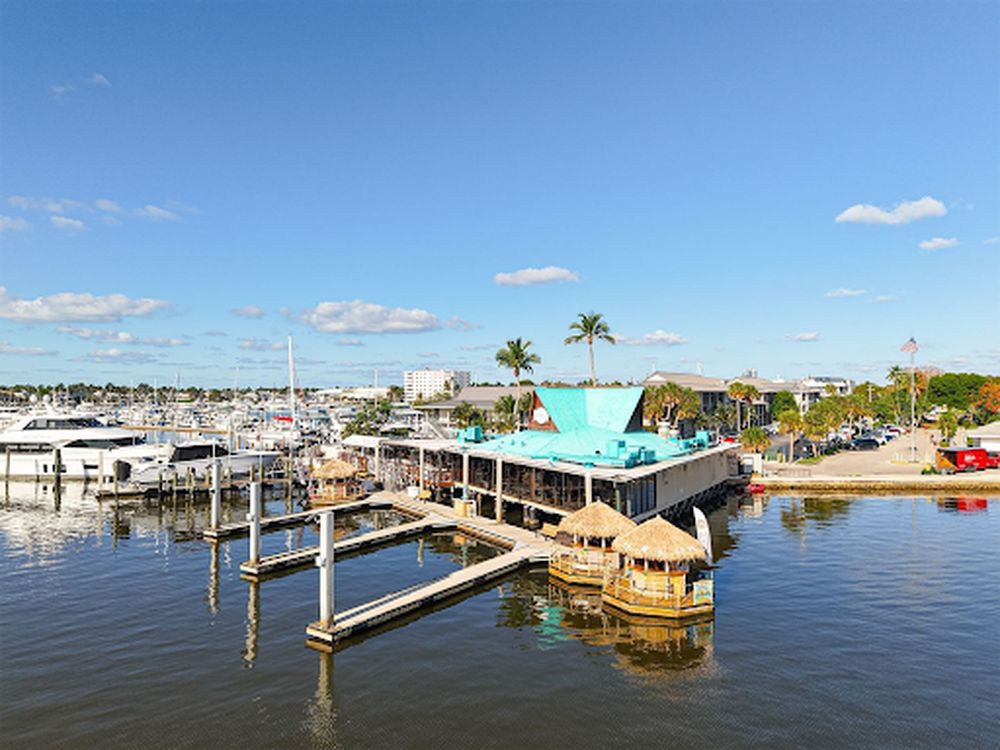 Dock & Dine: The Boathouse on Naples Bay Naples, FL